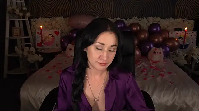 Snapshot of CarolinaaFoxyyy chatting on February 13, 1:44 pm CarolinaaFoxyyy online show from February 13, 1:44 pm