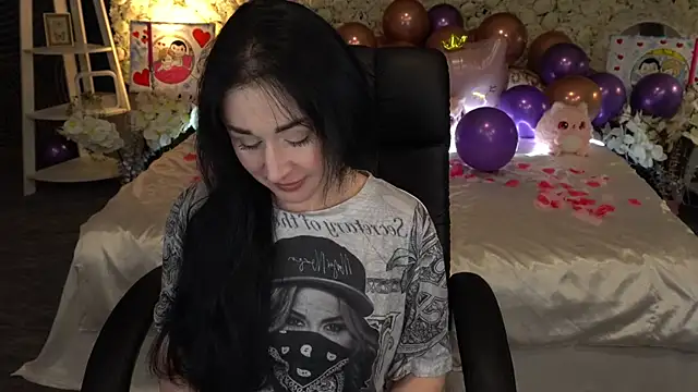 Snapshot of CarolinaaFoxyyy chatting on February 24, 7:48 pm CarolinaaFoxyyy online show from February 24, 7:48 pm