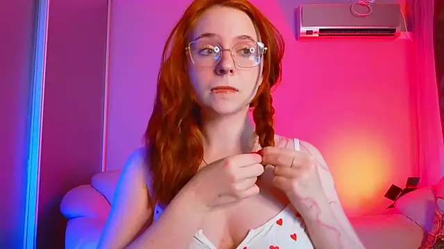 Erica Nelson online show from April 13, 1:42 am