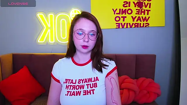 Erica Nelson online show from November 28, 1:17 am