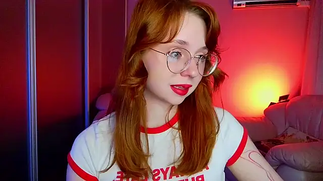 Erica Nelson online show from May 21, 1:25 am