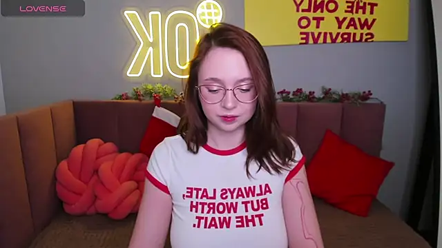 Erica Nelson online show from November 30, 1:28 am