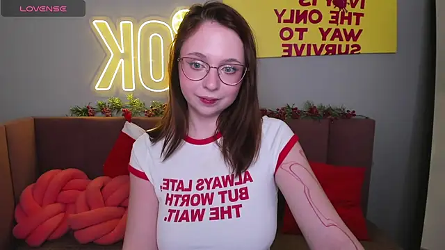 Erica Nelson online show from November 29, 1:28 am