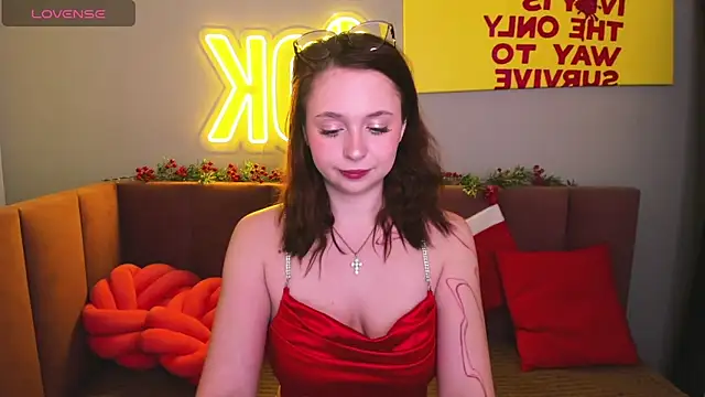 Erica Nelson online show from December 19, 1:20 am