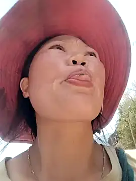 blonde blg online show from April 10, 5:47 am