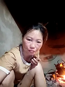 blonde blg online show from April 13, 12:31 pm