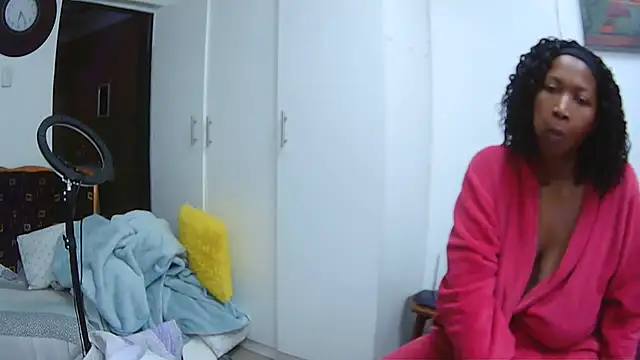 HipsDontLieX95 online show from November 24, 4:29 pm