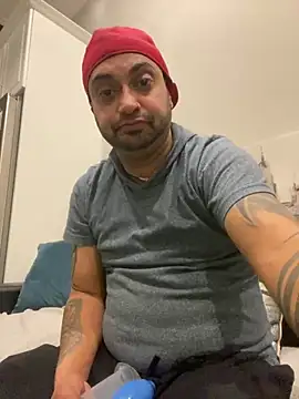 juicythickclit69 online show from November 26, 4:23 am