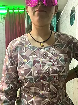 Red Queen 11 online show from December 5, 7:01 pm