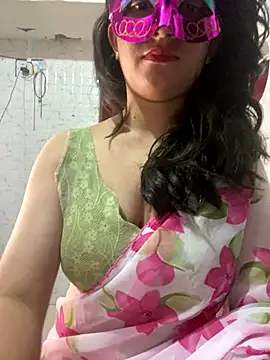 Red Queen 11 online show from November 29, 6:30 pm