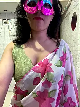 Red Queen 11 online show from November 19, 6:30 pm