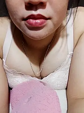 yelow-bee online show from November 11, 4:35 pm