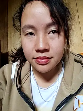 yelow-bee online show from November 10, 3:55 am