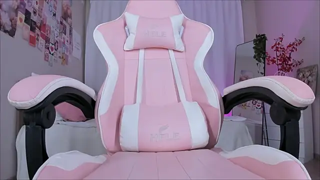 Mary Suee online show from March 16, 1:13 am