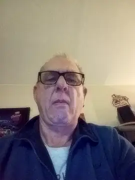 andy-1961 online show from November 9, 11:09 pm