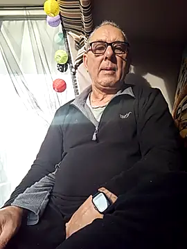 andy-1961 online show from November 13, 8:18 am