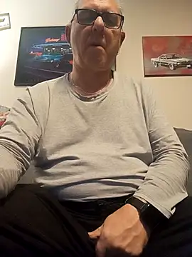 andy-1961 online show from November 12, 4:00 pm