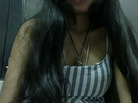 Snapshot of SEXY_PRIYA83 chatting on April 1, 1:34 pm SEXY PRIYA83 online show from April 1, 1:34 pm