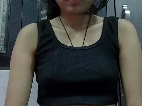 Snapshot of SEXY_PRIYA83 chatting on March 28, 12:33 am SEXY PRIYA83 online show from March 28, 12:33 am