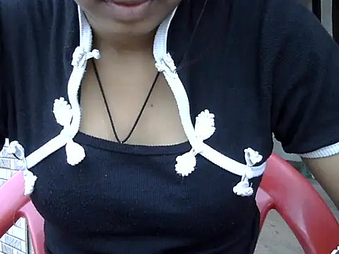 Snapshot of SEXY_PRIYA83 chatting on May 12, 1:28 pm SEXY PRIYA83 online show from May 12, 1:28 pm