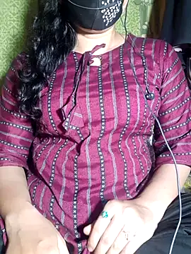 HotGirl23231 online show from May 3, 6:11 pm