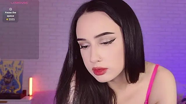 Snapshot of Darineko_ chatting on February 17, 7:27 am Darineko online show from February 17, 7:27 am