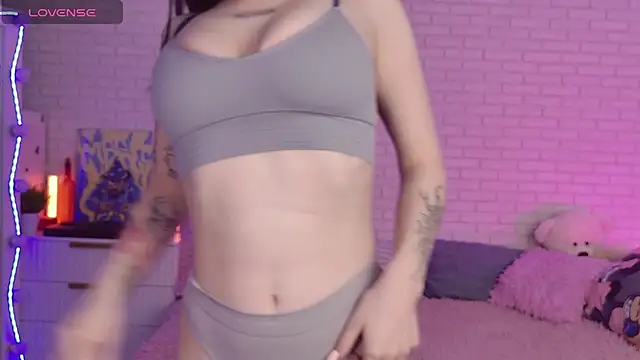 Snapshot of Darineko_ chatting on March 3, 5:47 am Darineko online show from March 3, 5:47 am