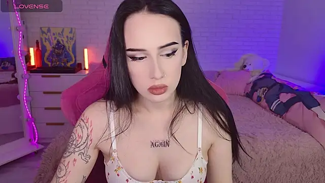 Snapshot of Darineko_ chatting on February 22, 4:37 am Darineko online show from February 22, 4:37 am