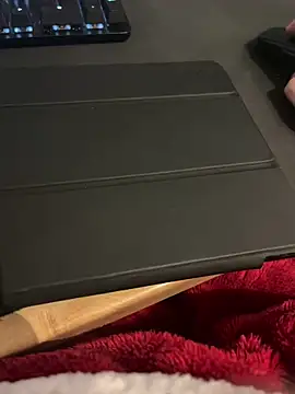 Snapshot of christophecamzzl chatting on November 9, 5:50 pm christophecamzzl online show from November 9, 5:50 pm