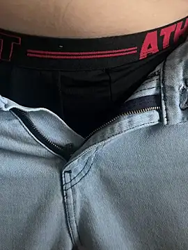 christophecamzzl online show from November 17, 9:46 am