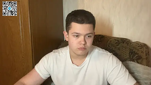 Snapshot of CuteButNaughty_ chatting on March 6, 8:59 pm CuteButNaughty online show from March 6, 8:59 pm
