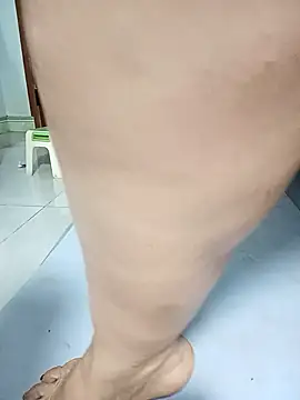 Snapshot of Em-mupmup chatting on November 10, 10:48 pm Em-mupmup online show from November 10, 10:48 pm