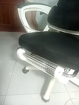 Em-mupmup online show from February 26, 9:09 am