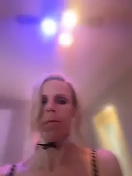 machineslut online show from April 15, 6:56 pm