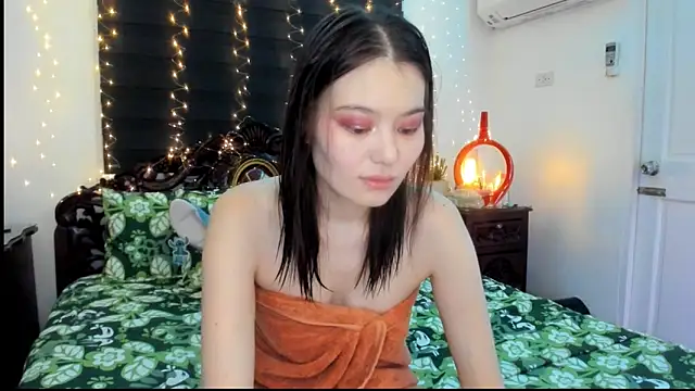 HopeLovely online show from June 1, 2:06 pm
