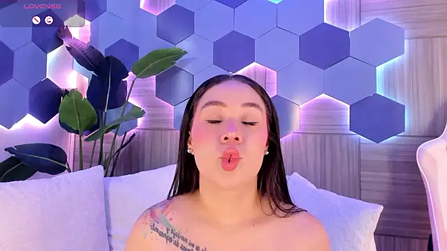 sofiaivanova online show from February 13, 3:39 am