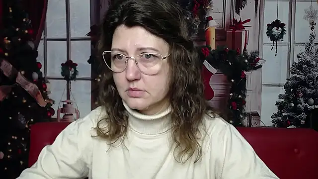 Snapshot of RoseHille chatting on December 21, 6:26 am RoseHille online show from December 21, 6:26 am