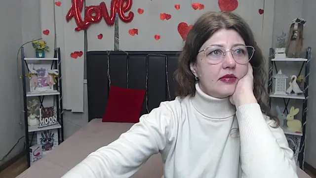 RoseHille online show from April 11, 5:04 am