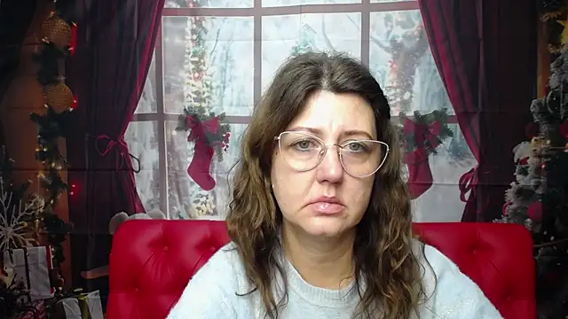 Snapshot of RoseHille chatting on January 6, 3:27 pm RoseHille online show from January 6, 3:27 pm