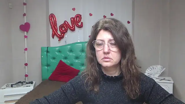 Snapshot of RoseHille chatting on February 21, 6:59 am RoseHille online show from February 21, 6:59 am