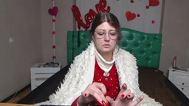 Snapshot of RoseHille chatting on February 10, 2:43 am RoseHille online show from February 10, 2:43 am