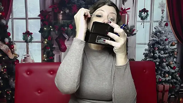 Snapshot of RoseHille chatting on January 11, 6:20 am RoseHille online show from January 11, 6:20 am