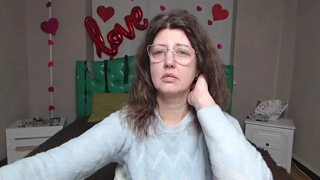 Snapshot of RoseHille chatting on February 7, 6:21 am RoseHille online show from February 7, 6:21 am