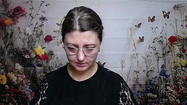 Snapshot of RoseHille chatting on November 26, 3:45 pm RoseHille online show from November 26, 3:45 pm