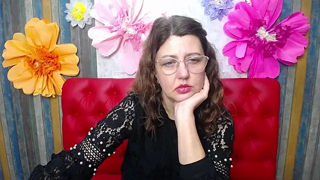 Snapshot of RoseHille chatting on December 3, 3:00 pm RoseHille online show from December 3, 3:00 pm