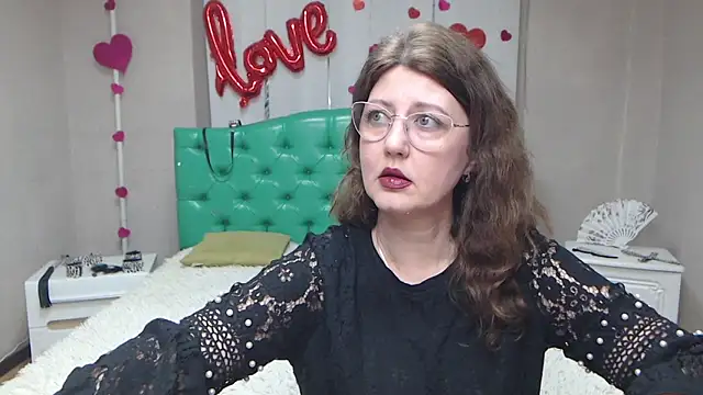 RoseHille online show from April 14, 5:07 pm