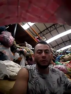 Snapshot of Cami131025 chatting on March 4, 12:35 pm Cami131025 online show from March 4, 12:35 pm