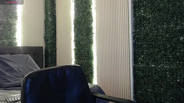 bunnywhite21 online show from November 24, 4:18 pm