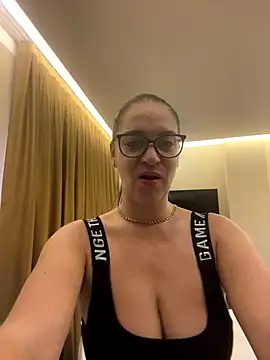 Milana8263 online show from December 21, 7:32 am