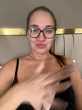 Milana8263 online show from December 17, 9:58 am